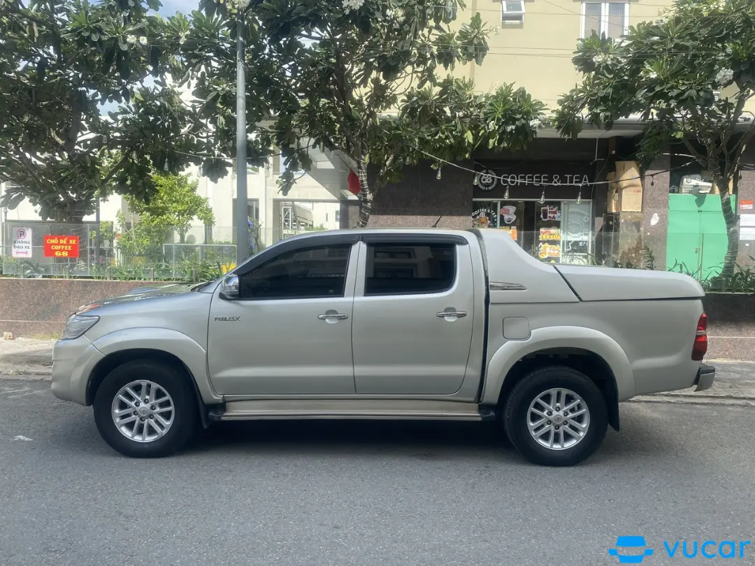 Toyota Hilux 2014 - Ngoại thất 4