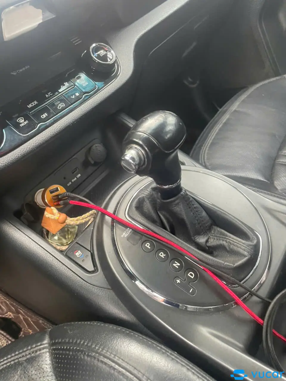 Kia Sportage 2.0 AT 2011 - Nội thất 8
