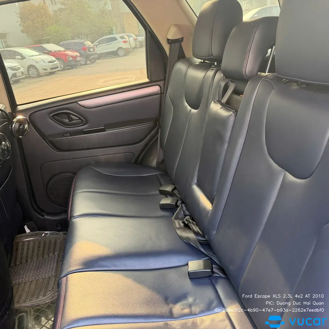 Ford Escape XLS 2.3L 4x2 AT 2010 - Nội thất 1