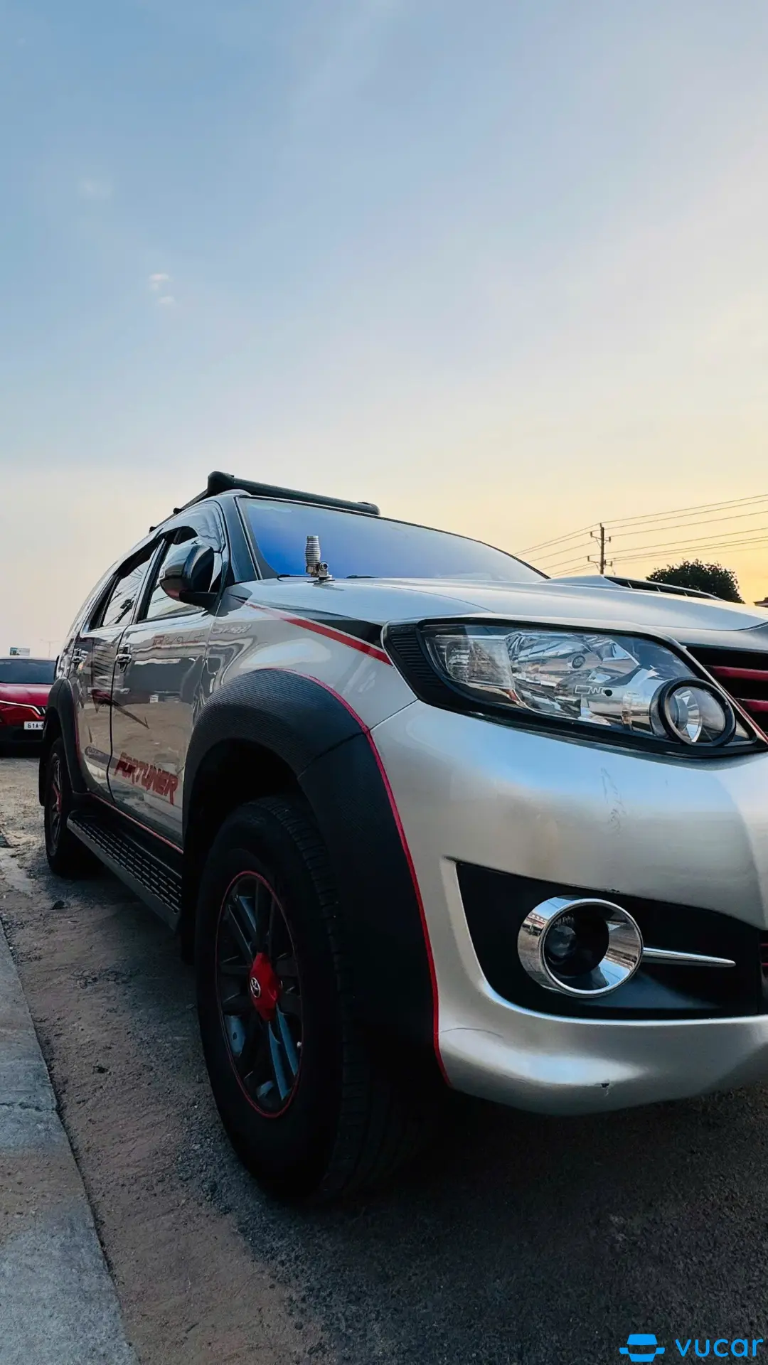 Toyota fotunor - Ngoại thất 6