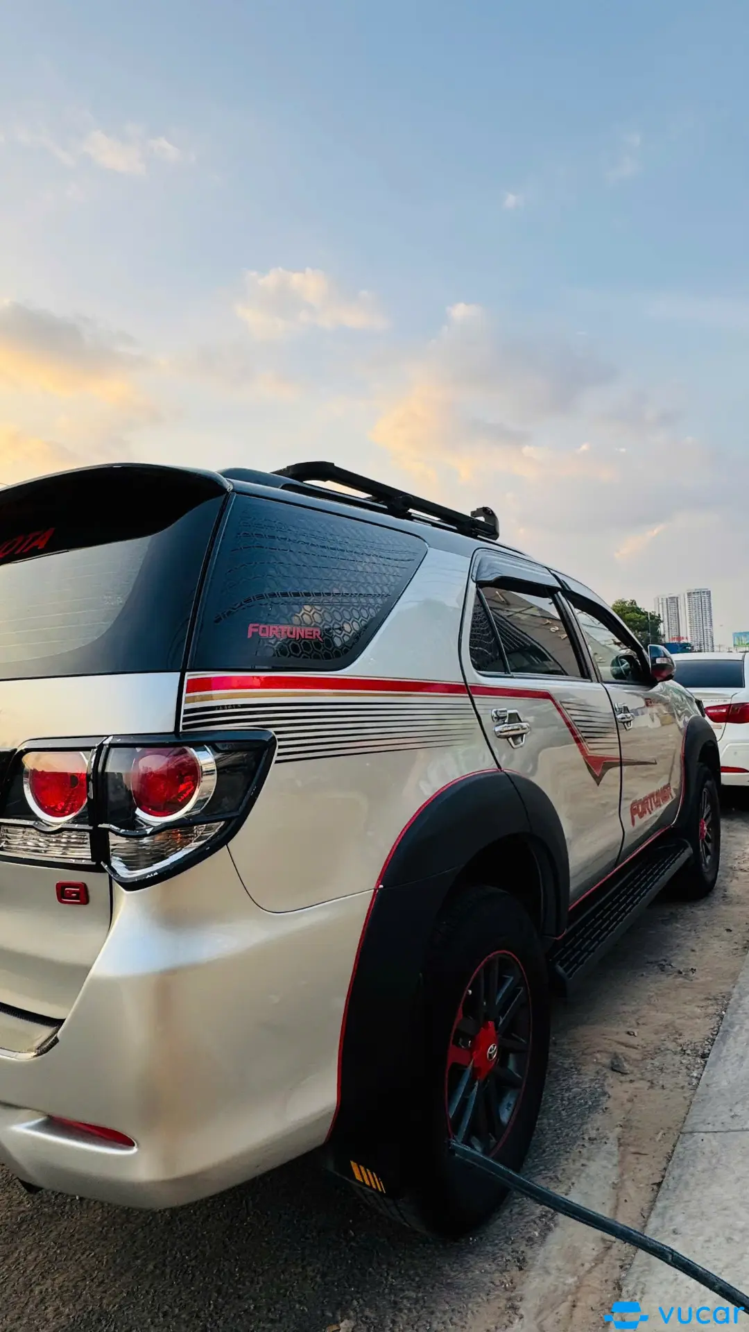 Toyota fotunor - Ngoại thất 5