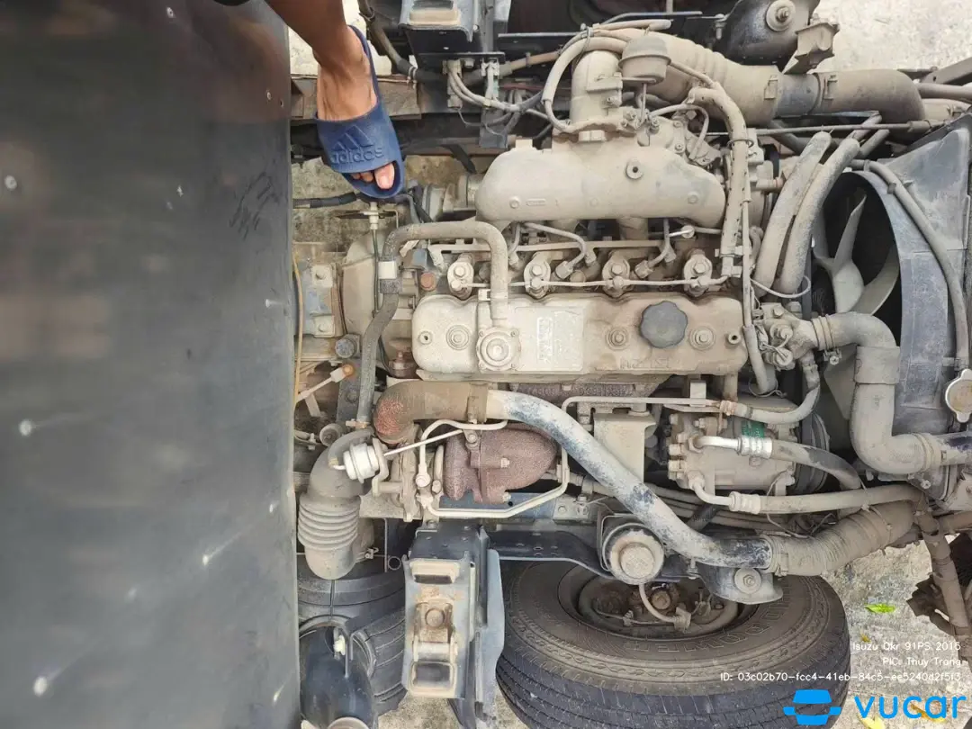 Isuzu Qkr 91PS 2015 - Khoang động cơ 1