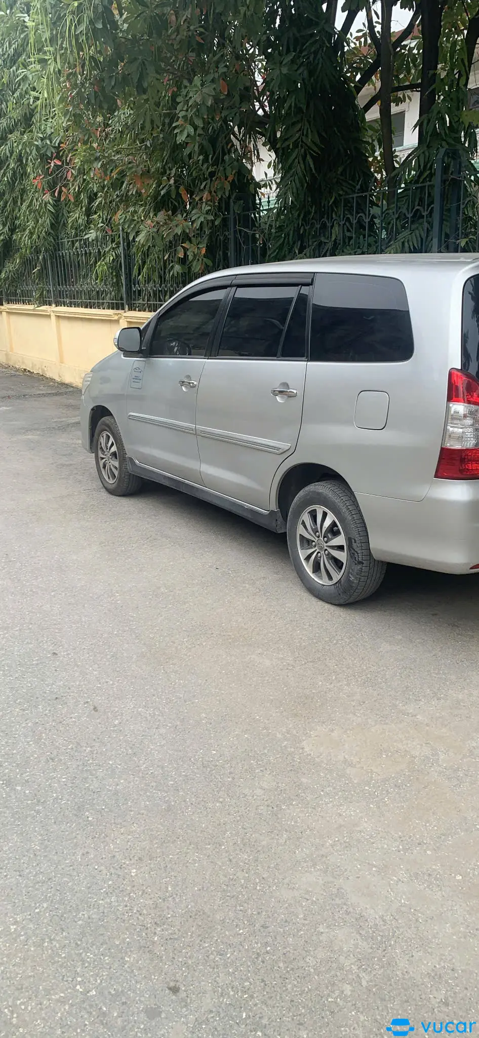 Toyota Innova E 2016 - Ngoại thất 2