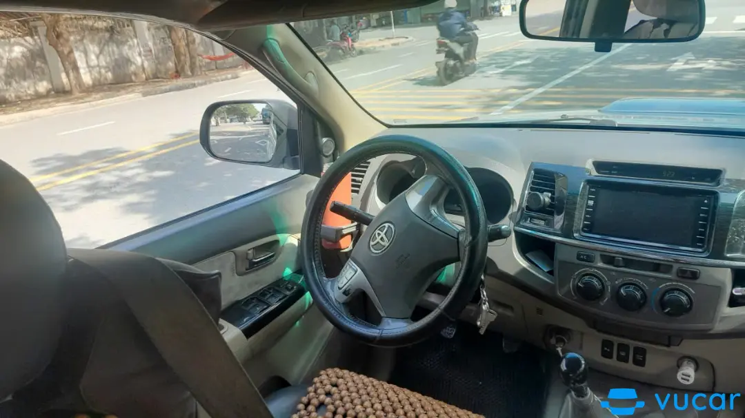 Toyota Fortuner 2.7V 4x2 AT 2014 - Nội thất 1