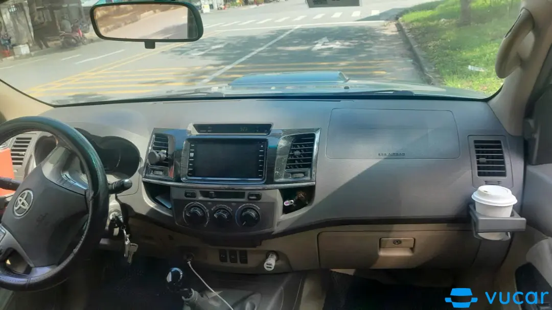 Toyota Fortuner 2.7V 4x2 AT 2014 - Nội thất 2