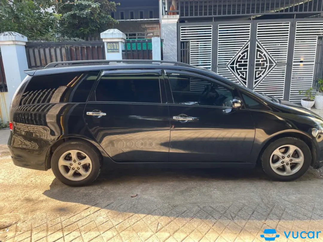 Ảnh xe Misubisi Grandis 2005