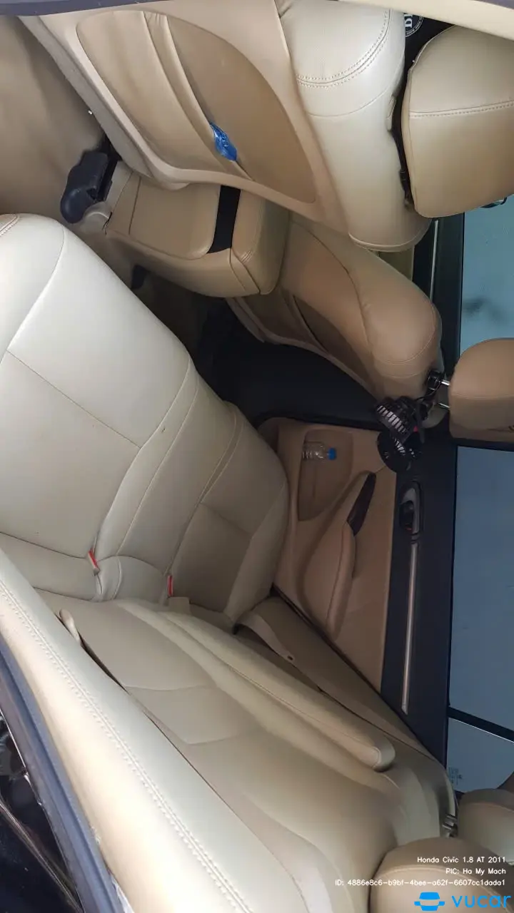 Honda Civic 1.8 AT 2011 - Nội thất 3