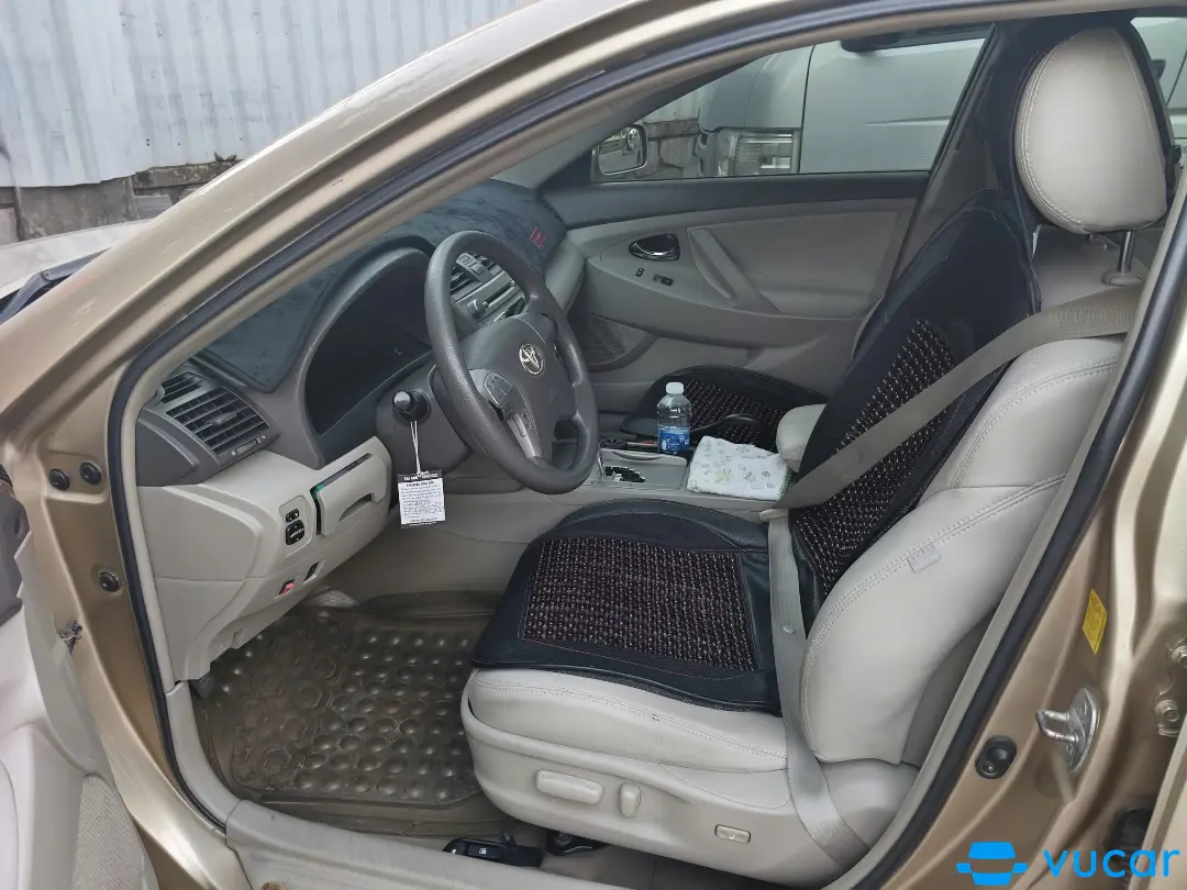 Toyota Camry LE 2.5 2010 - Nội thất 1