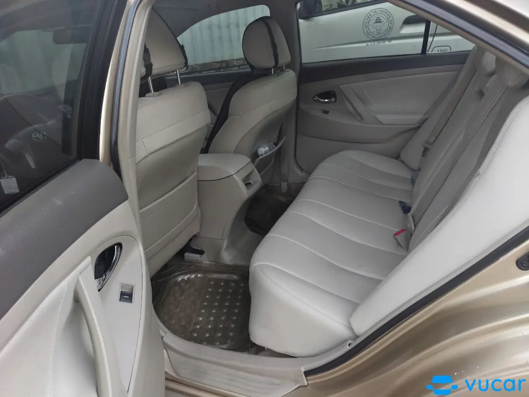 Toyota Camry LE 2.5 2010 - Nội thất 2