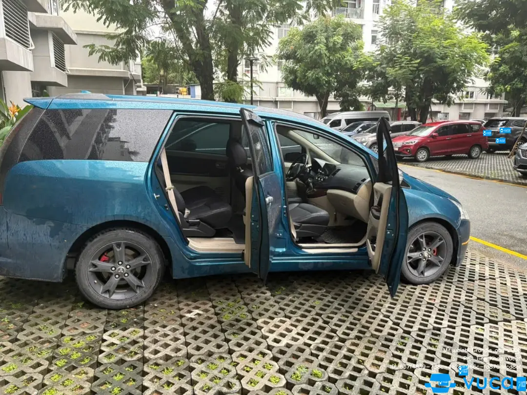 Mitsubishi Grandis gần 2008 - Ngoại thất 1