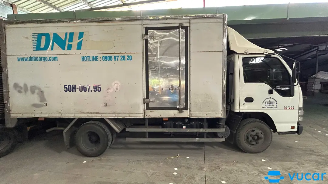 Ảnh xe Isuzu Qkr QLR77FE4 Thùng Kín 2019