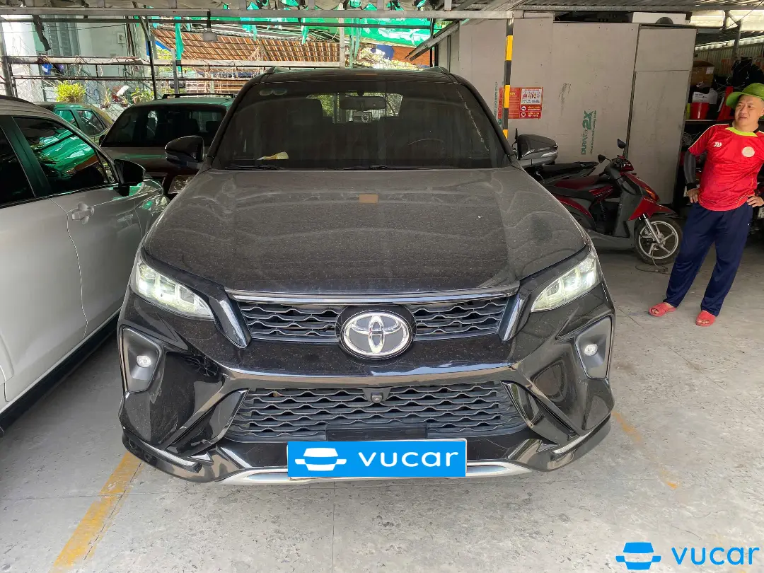 Toyota Fortuner Legender 2.4L 4x2 AT 2022 - Ngoại thất 1