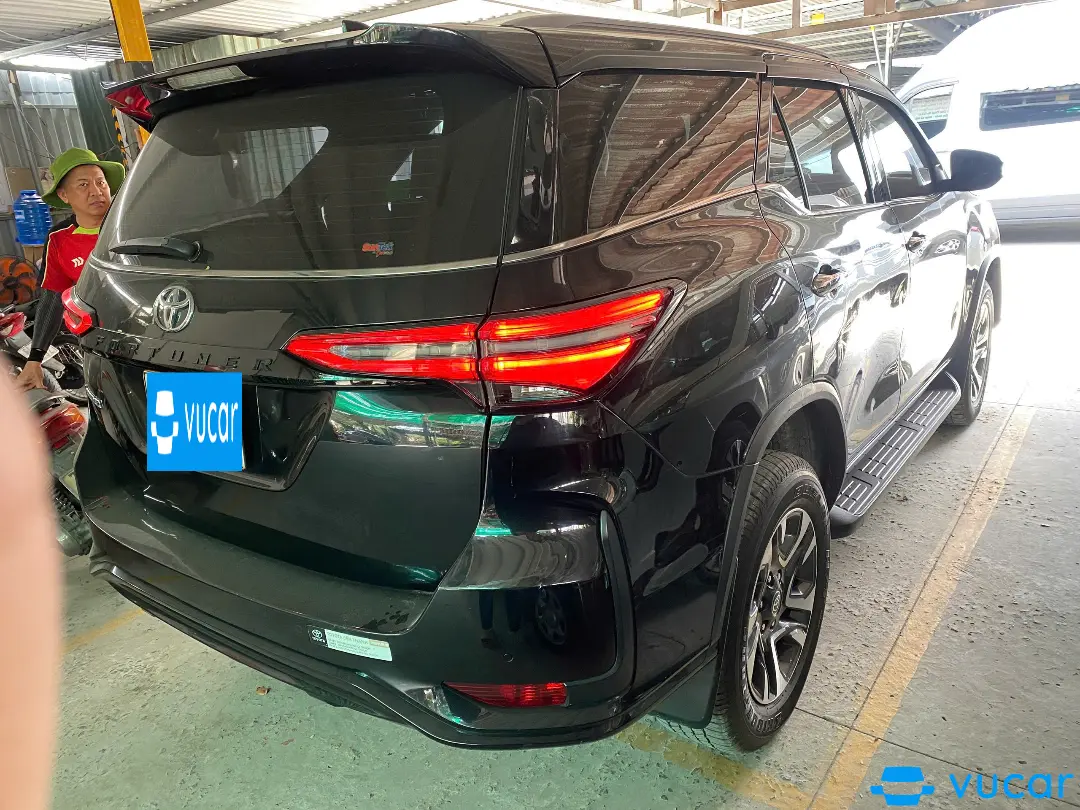Toyota Fortuner Legender 2.4L 4x2 AT 2022 - Ngoại thất 3