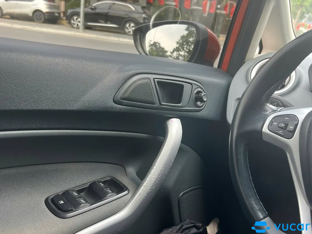Ford Fiesta S 1.6 AT 2011 - Nội thất 9
