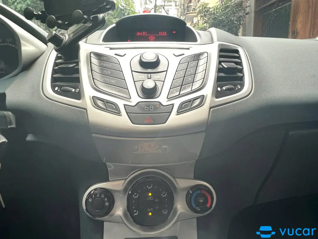 Ford Fiesta S 1.6 AT 2011 - Nội thất 11