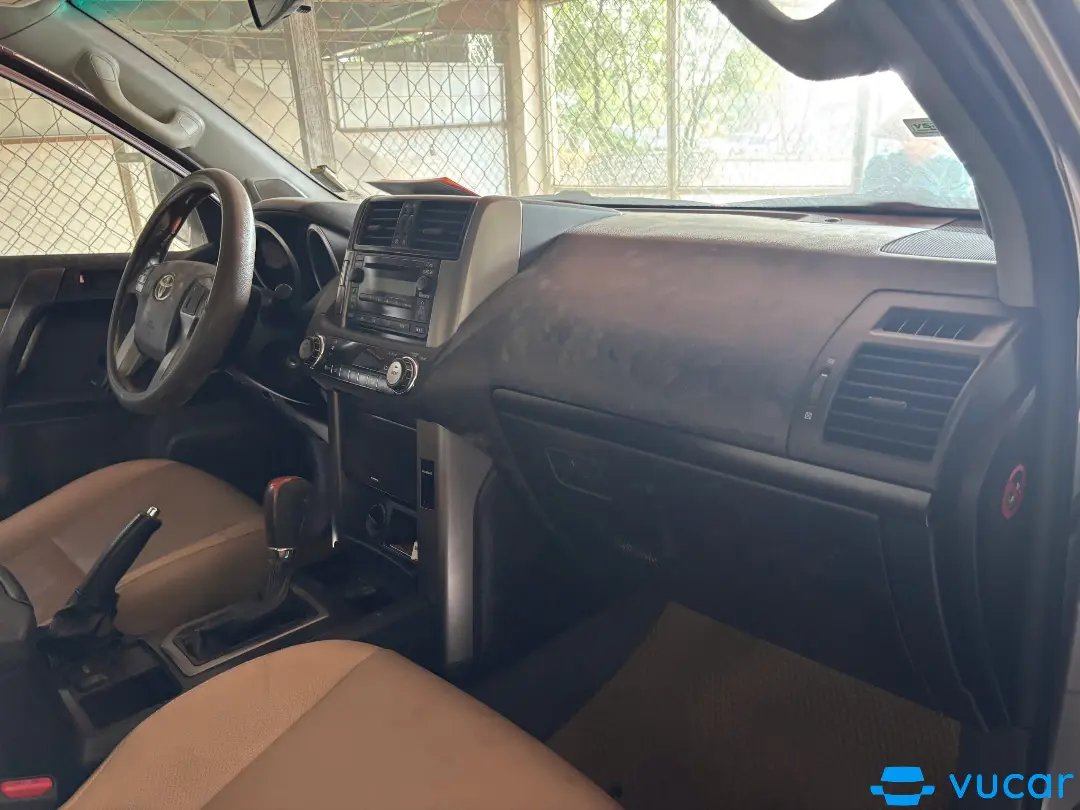 Toyota Prado TXL 2.7L 2010 - Nội thất 2
