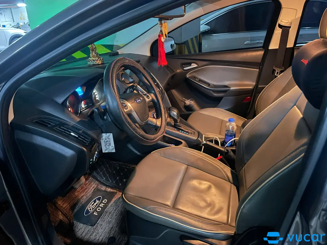 Ford Focus Trend 1.6 AT 2015 - Nội thất 3
