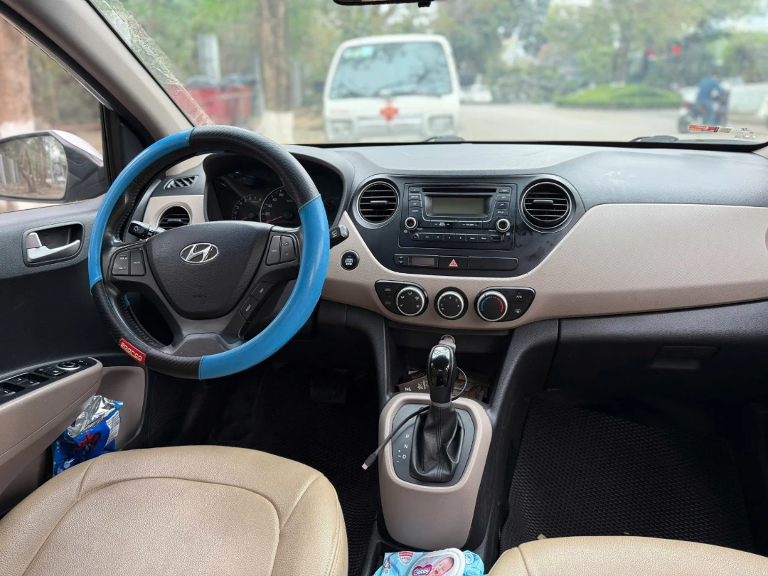 Hyundai I10 Grand 1.0 AT 2015 - Nội thất 10