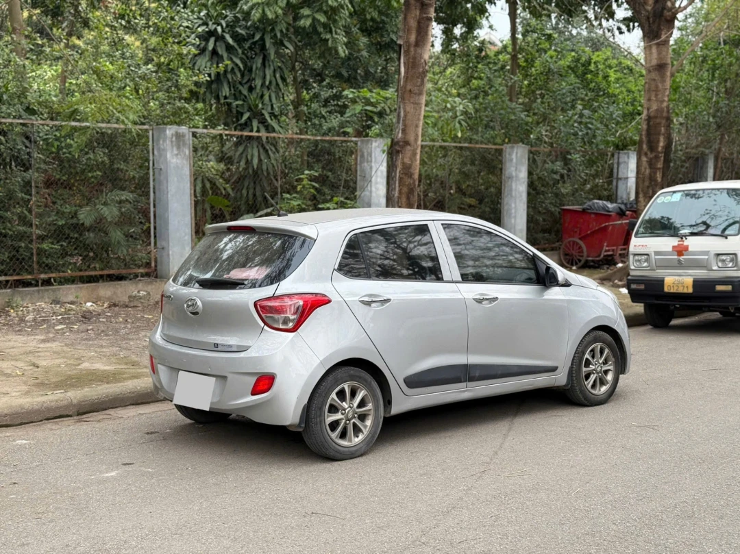 Hyundai I10 Grand 1.0 AT 2015 - Ngoại thất 9