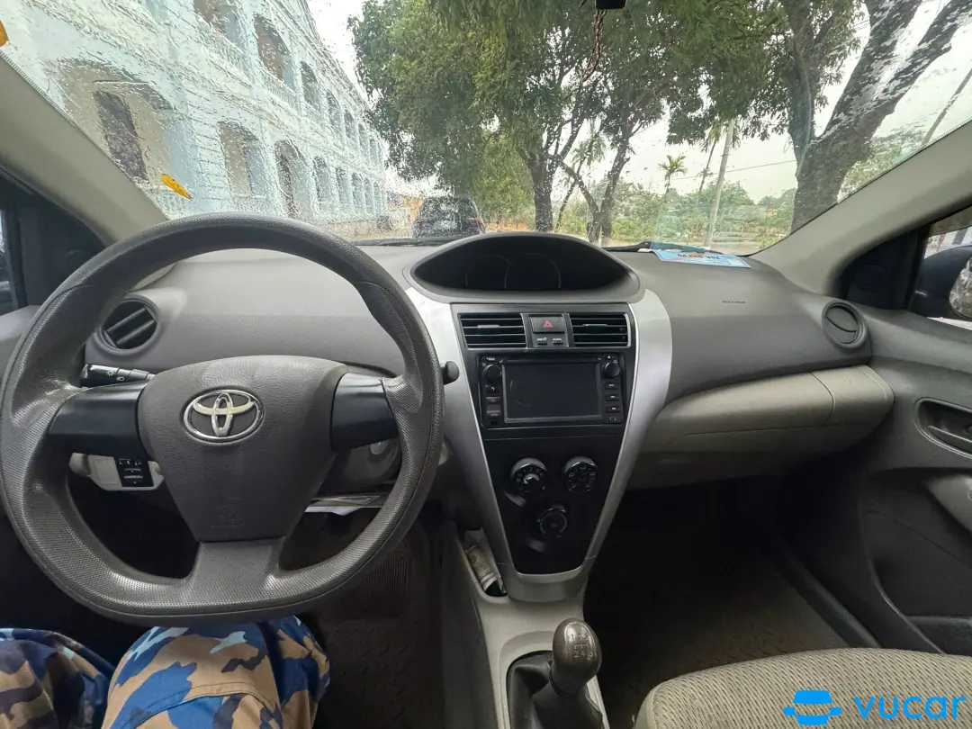 Toyota Vios 1.5E 2010 - Nội thất 3