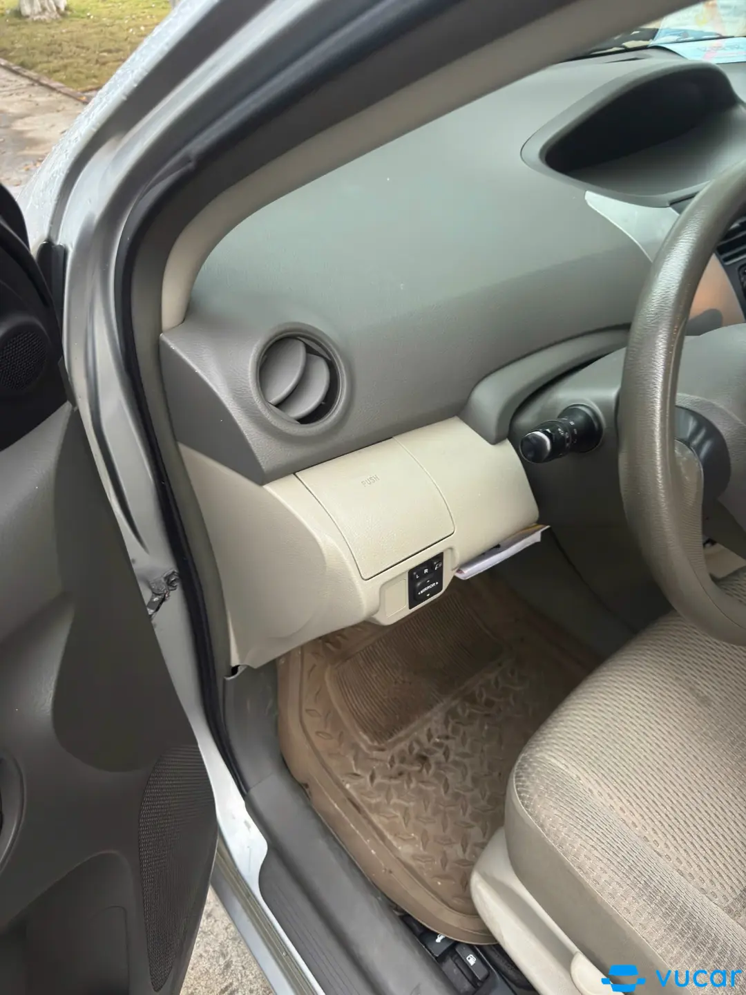 Toyota Vios 1.5E 2010 - Nội thất 4