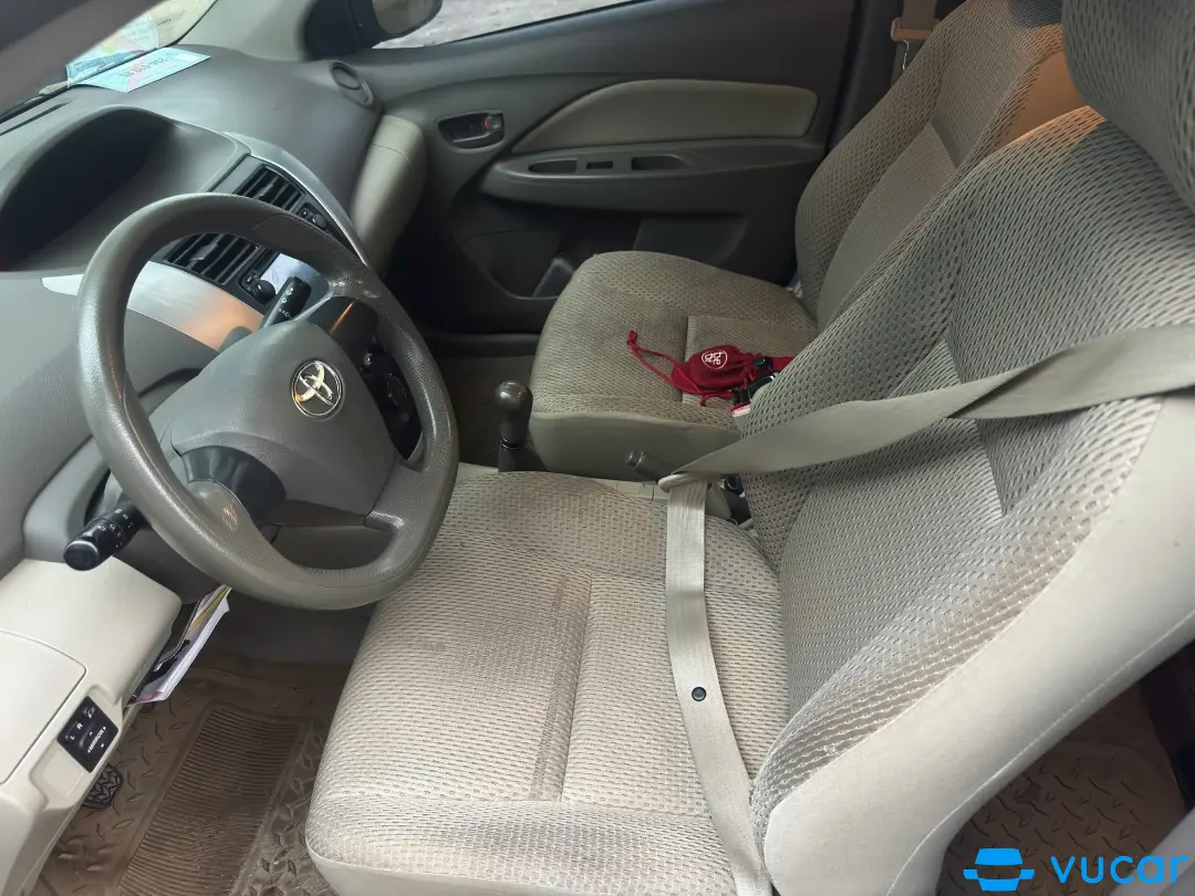 Toyota Vios 1.5E 2010 - Nội thất 5