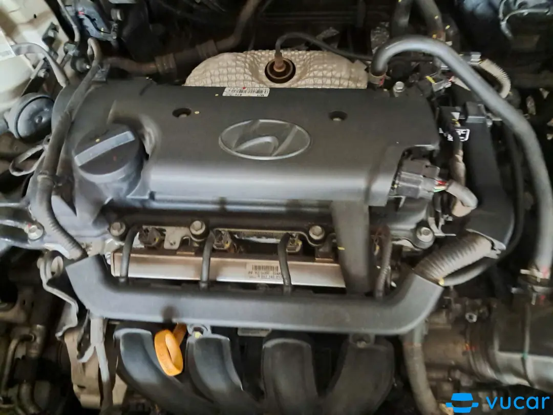 Hyundai Accent Số sàn 2023 - Khoang động cơ 3