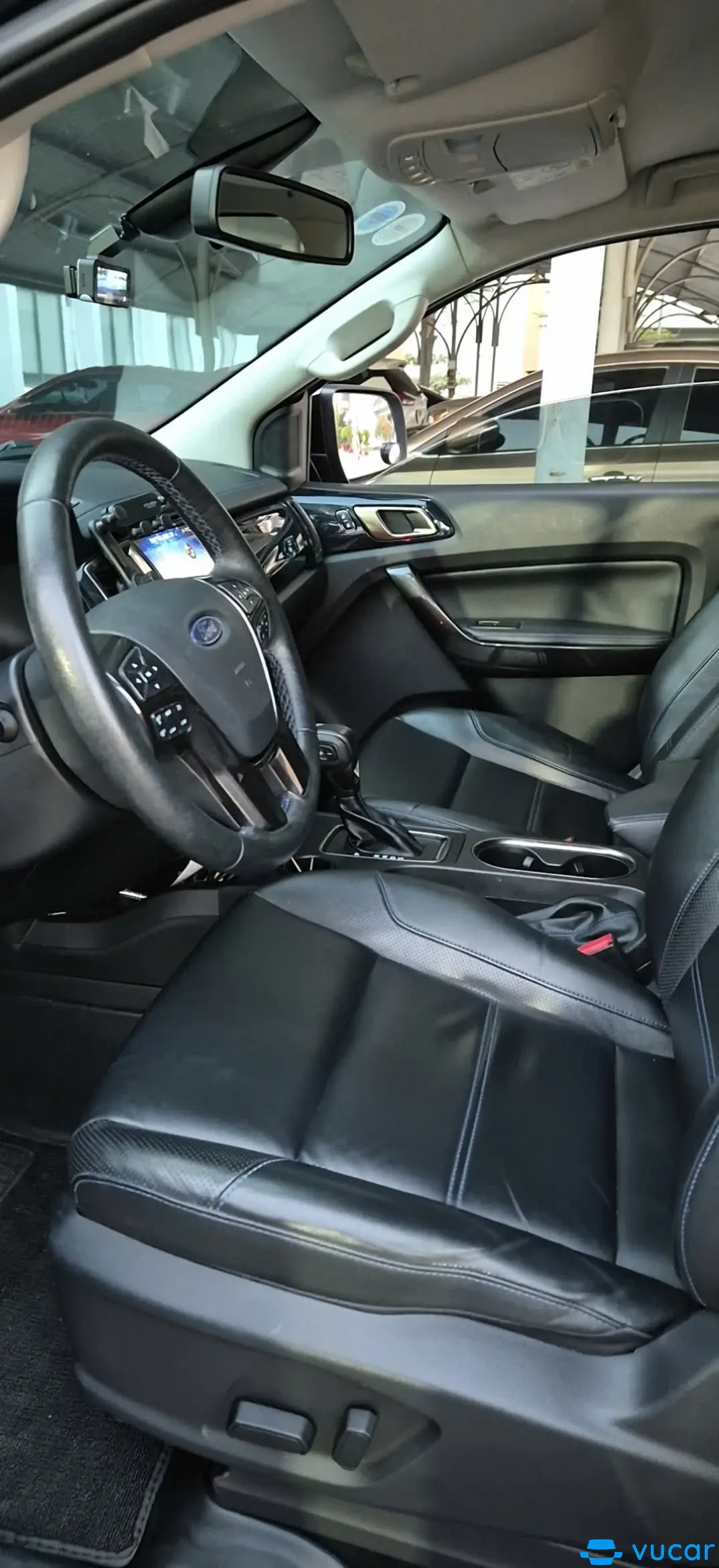 Ford Everest Sport 2.0L 4x2 AT 2021 - Nội thất 2