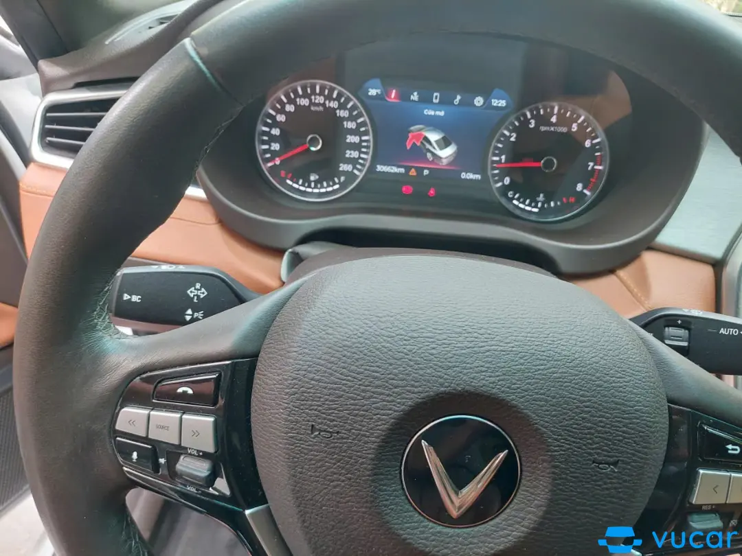 VinFast Lux A Premium 2022  - Nội thất 8