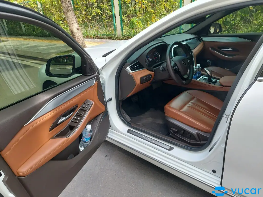 VinFast Lux A Premium 2022  - Nội thất 2