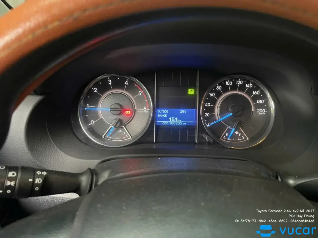 Toyota Fortuner 2.4G 4x2 MT 2017 - Nội thất 4