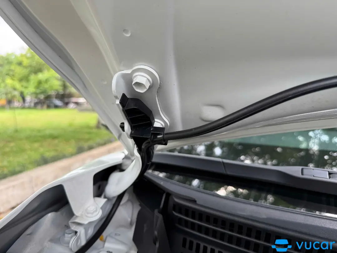 Toyota Camry 2.0Q 2024 - Khoang động cơ 5