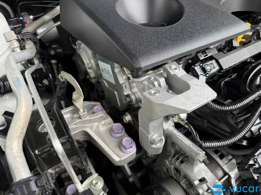Toyota Camry 2.0Q 2024 - Khoang động cơ 3