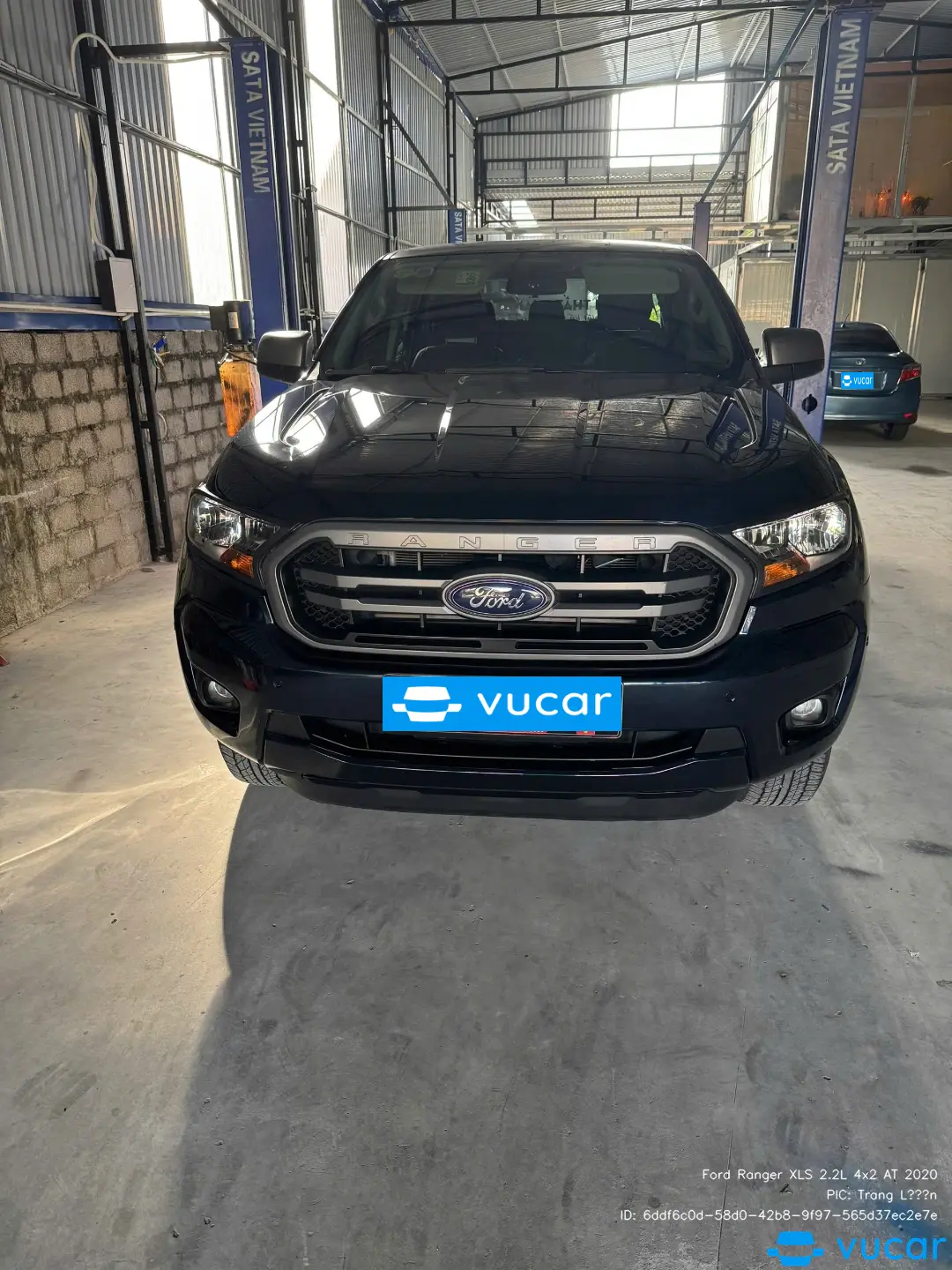 Ảnh xe Ford Ranger XLS 2.2L 4x2 AT 2020 - ảnh 2