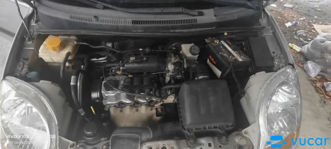 Chevrolet Spark Lite 0.8 MT 2012 - Khoang động cơ 1