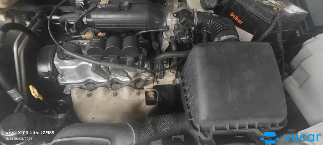 Chevrolet Spark Lite 0.8 MT 2012 - Khoang động cơ 2