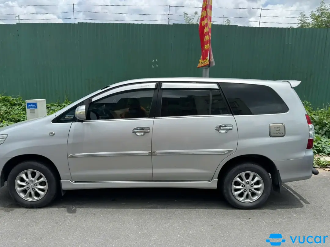 Ảnh xe Toyota Innova 2.0E 2014