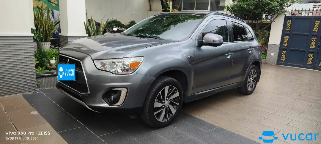 Ảnh xe Mitsubishi Outlander sport 2.0 CVT Premium 2016
