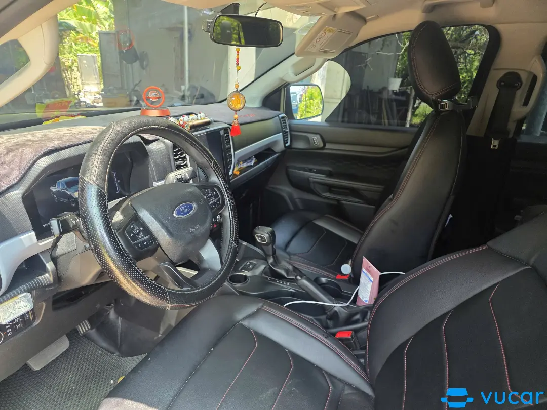 Ford Ranger XLS 2.0L 4x2 AT 2024 - Nội thất 3