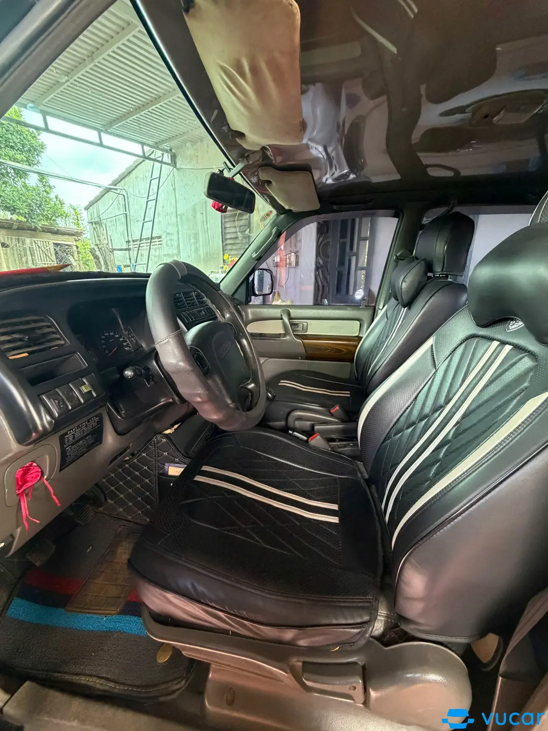 Isuzu Trooper . 2005 - Nội thất 1
