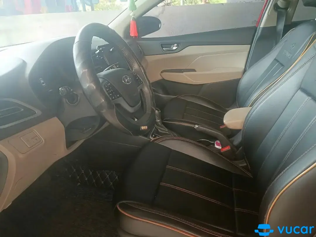 Hyundai Accent AT 2021 - Nội thất 4