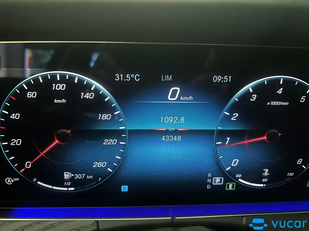 Mercedes E class E300 AMG 2021 - Nội thất 2