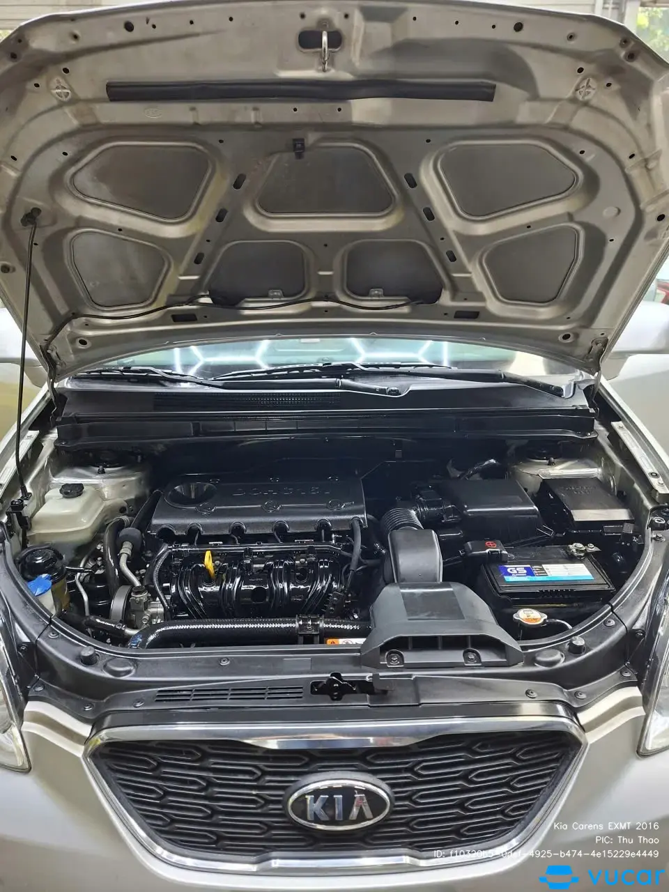 Kia Carens EXMT 2016 - Khoang động cơ 1