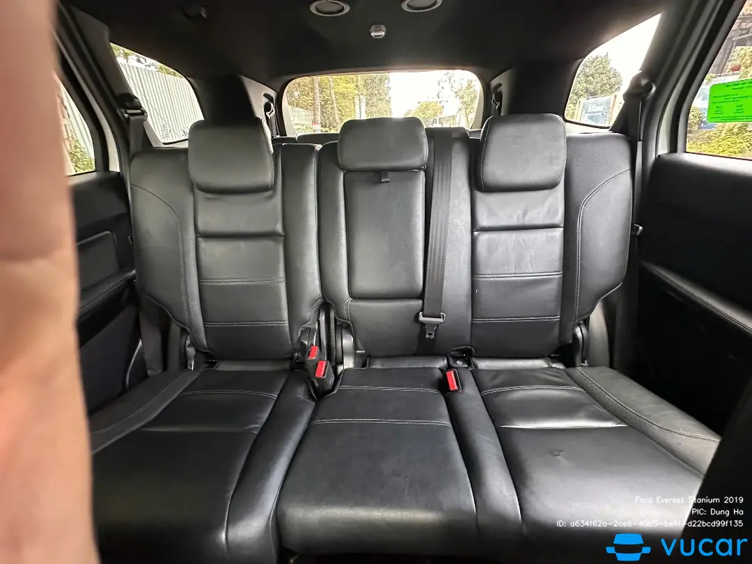Ford Everest Titanium 2.0L 4x2 AT 2019 - Nội thất 1