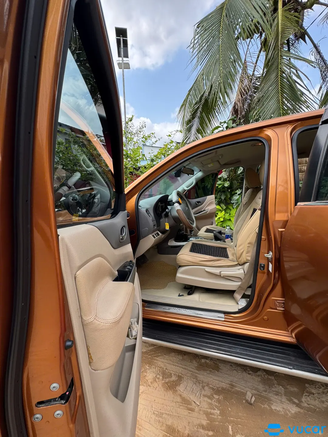 Nissan Navara EL 2.5 AT 2WD 2018 - Nội thất 1