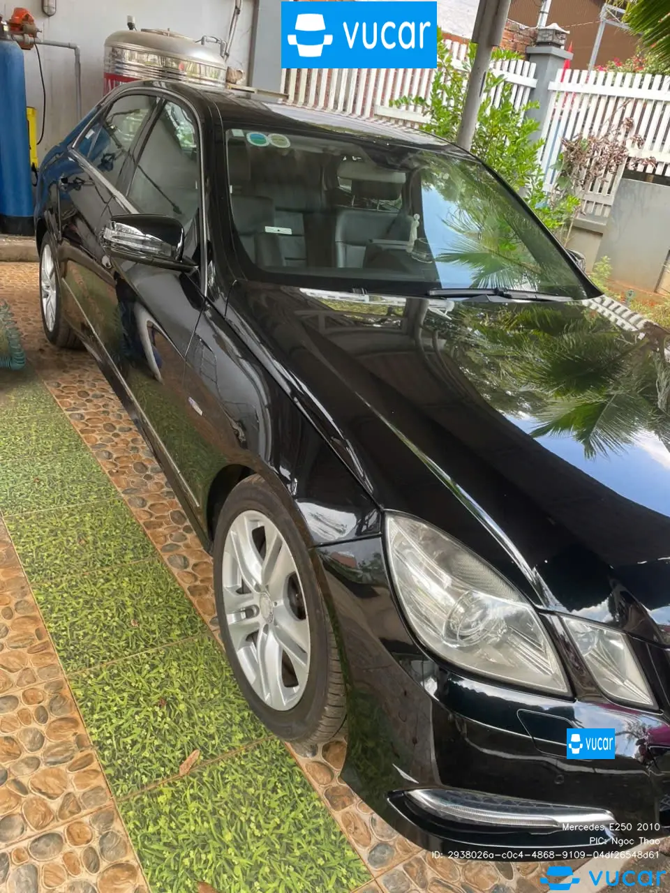 Mercedes E250 2010 - Ngoại thất 2