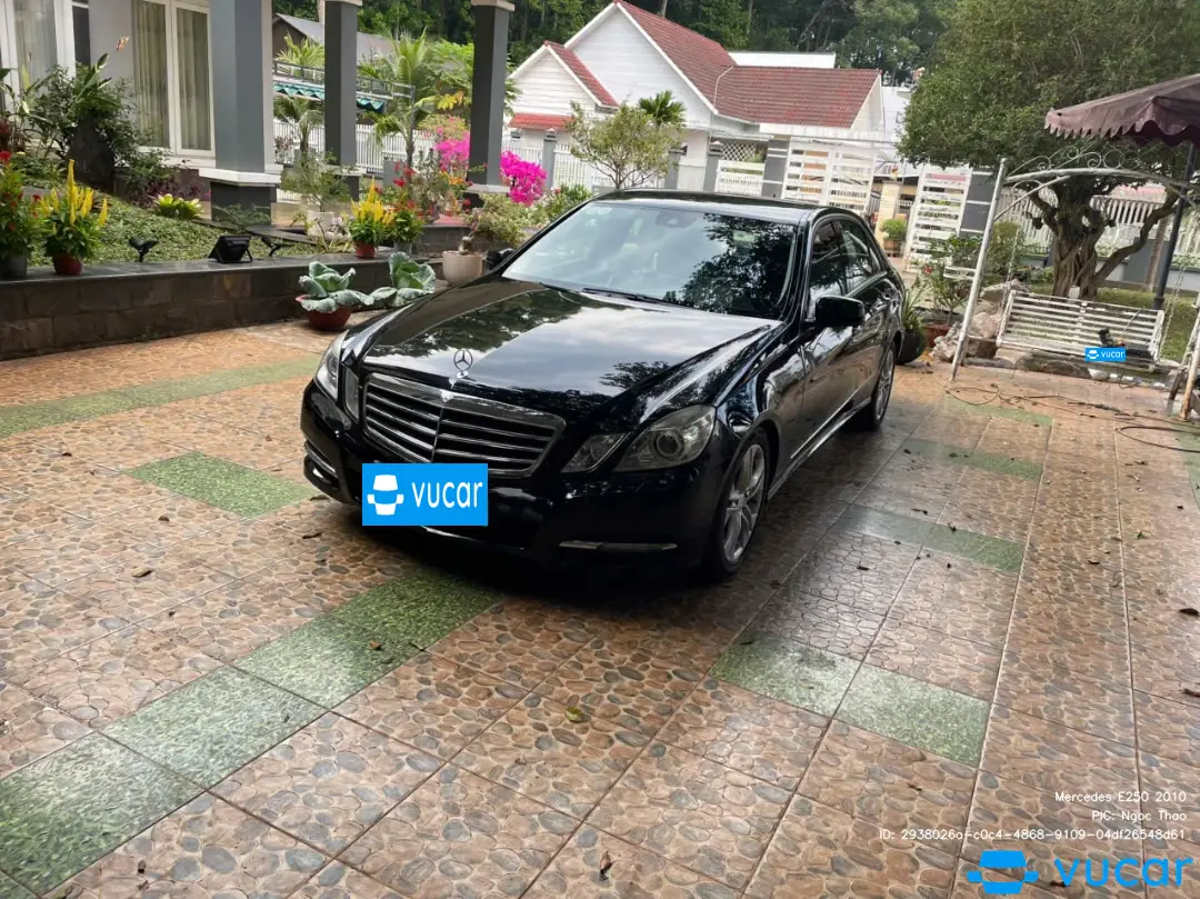 Mercedes E250 2010 - Ngoại thất 4