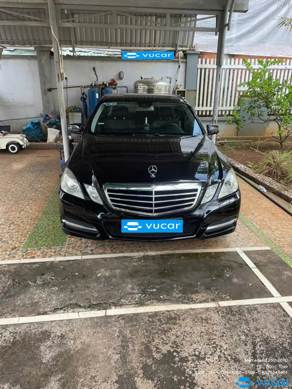 Mercedes E250 2010 - Ngoại thất 6