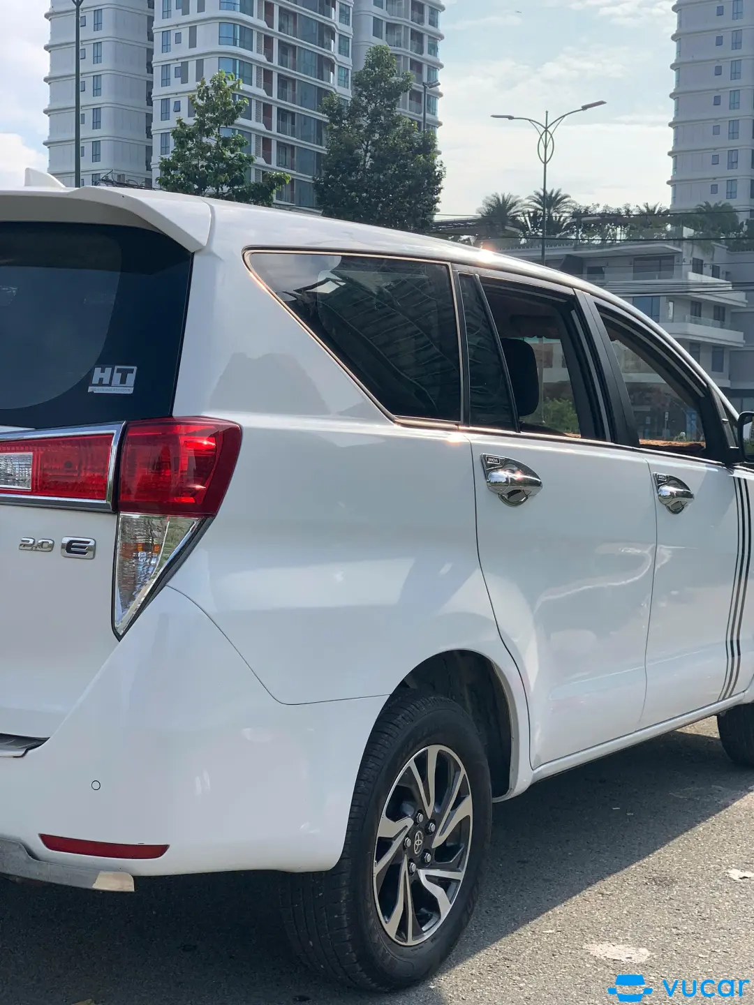 Toyota Innova E 2.0 MT 2022 - Ngoại thất 8