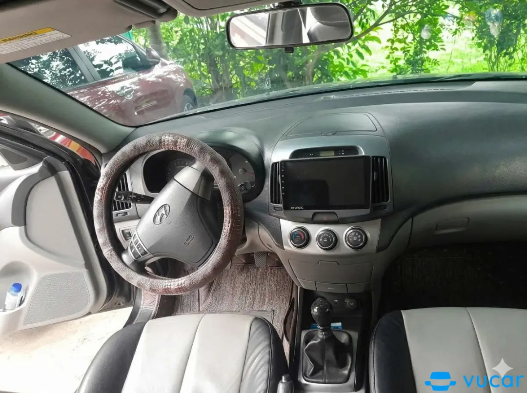 Hyundai Avante 1.6 MT 2011 - Nội thất 2